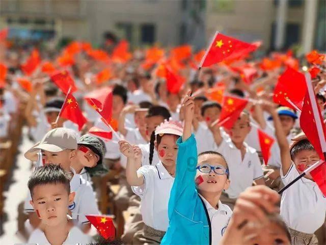 黑中有白，白中有黑